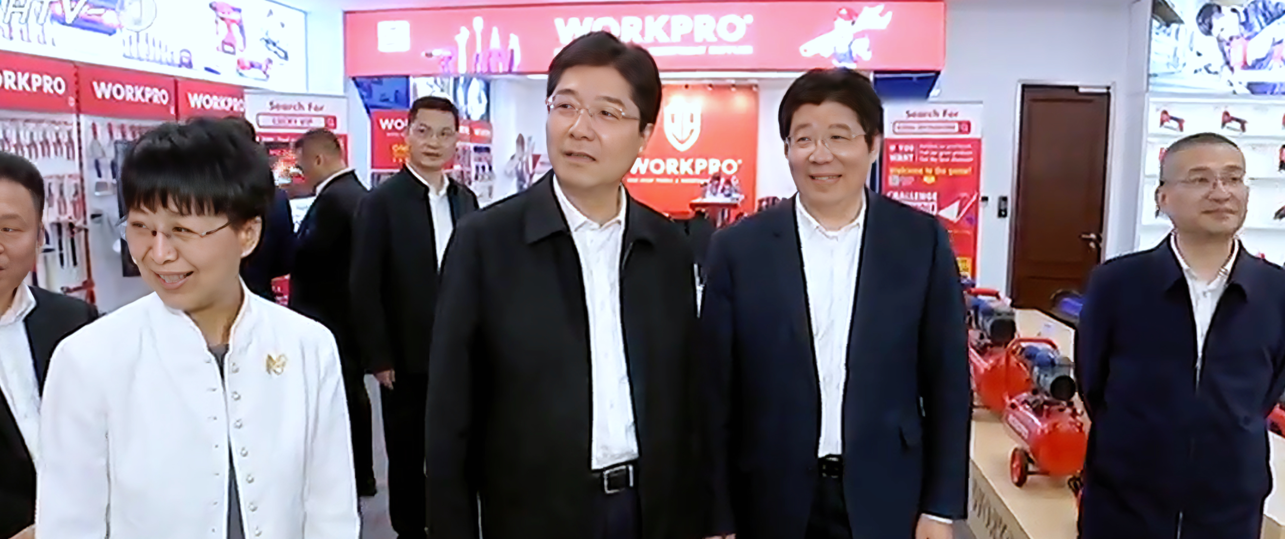 杭州市委副書記、市長姚高員一行蒞臨巨星科技調(diào)研